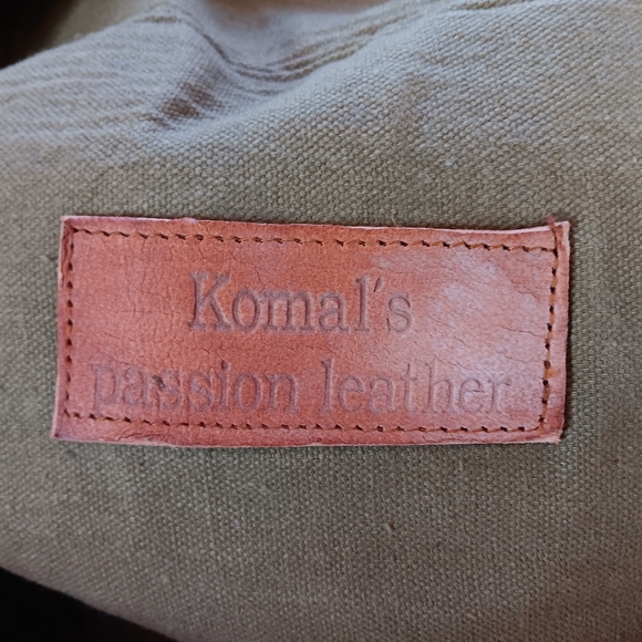 Komals Passion Leather - Picture 2 of 10